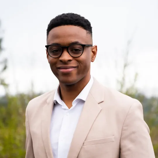 Akali Moju, Agent in  - Compass