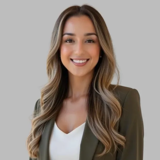 Anna Hermida, Agent in  - Compass