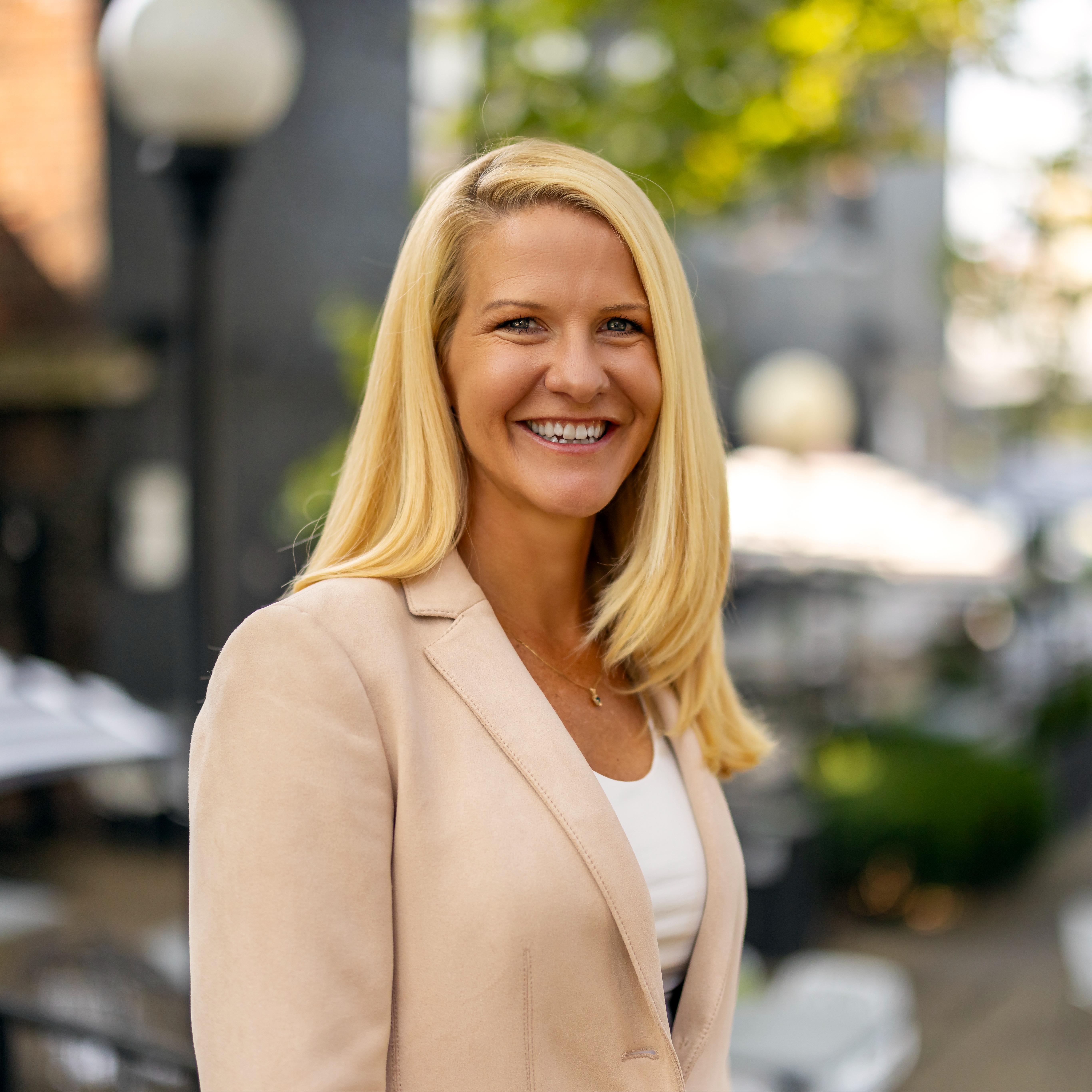 Headshot of Amanda Bruneau