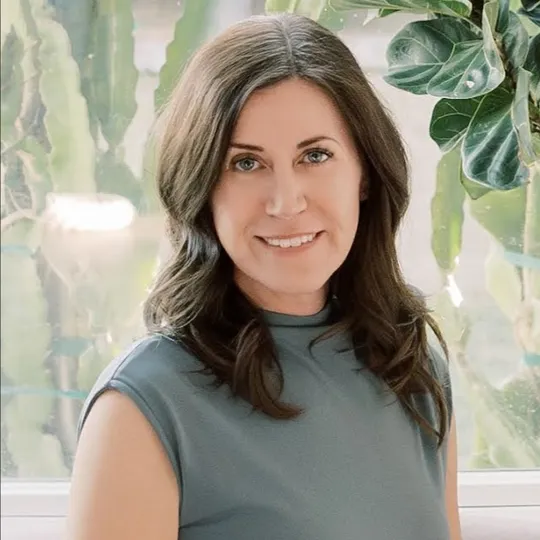 Nikki Nolan, Agent in  - Compass