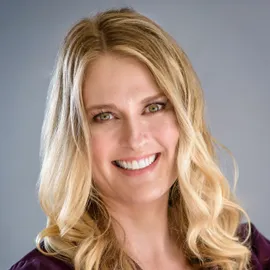 Krista Belova, Agent in  - Compass