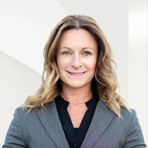 Jenn Montalbano, Agent in  - Compass