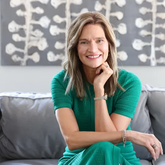 Lisa Finks, Agent in  - Compass