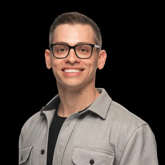 Brandon Hayes, Agent in  - Compass