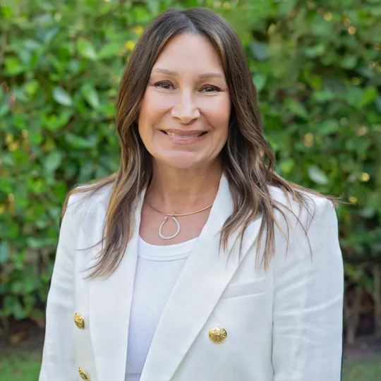 Leslie Salk, Agent in  - Compass