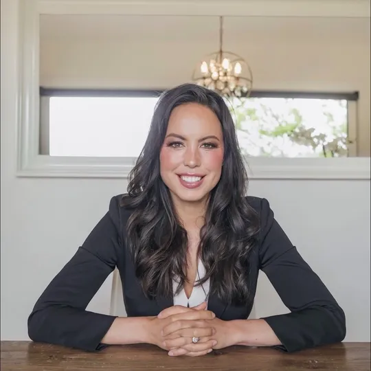 Tai Carpi, Agent in  - Compass