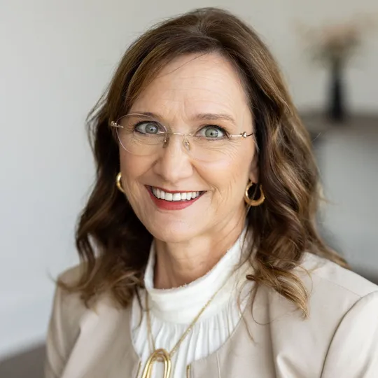 Joanie Mick, Agent in  - Compass