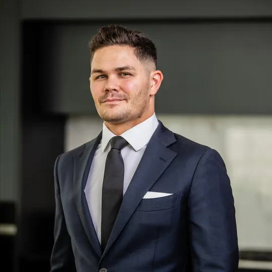 Justin Miret, Agent in  - Compass