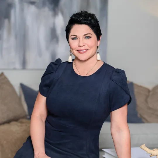 Amber Stormberg, Agent in  - Compass