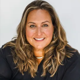 Ondrea Weikum Grill, Agent in  - Compass