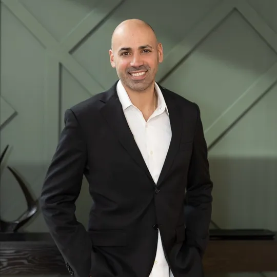 Elan Carmel, Agent in  - Compass