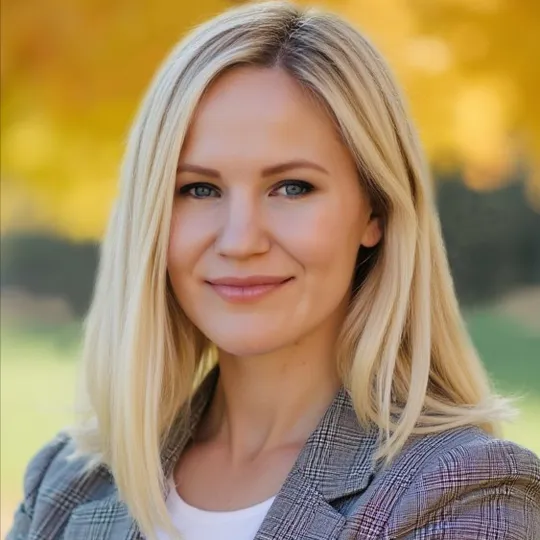 Maria Rowe, Agent in  - Compass