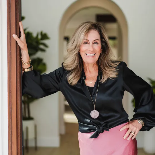 Tracy Weintraub, Agent in  - Compass