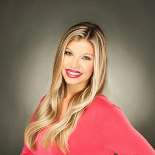 Amanda Schmidt, Agent in  - Compass