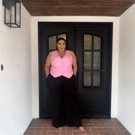 Nelly Lazo, Agent in  - Compass