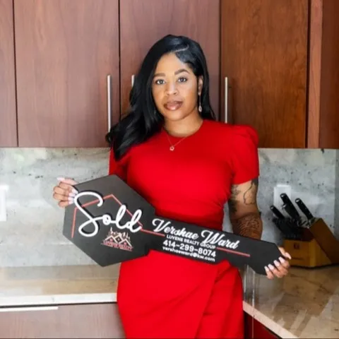 Vershae Ward, Agent in  - Compass