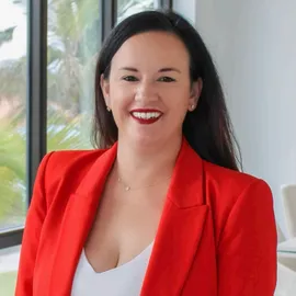 Maria Fanto, Agent in  - Compass