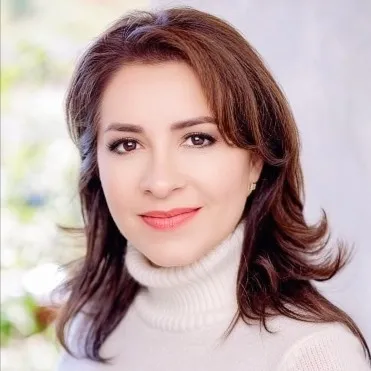 Yolanda Ortega DeRiquer, Agent in  - Compass