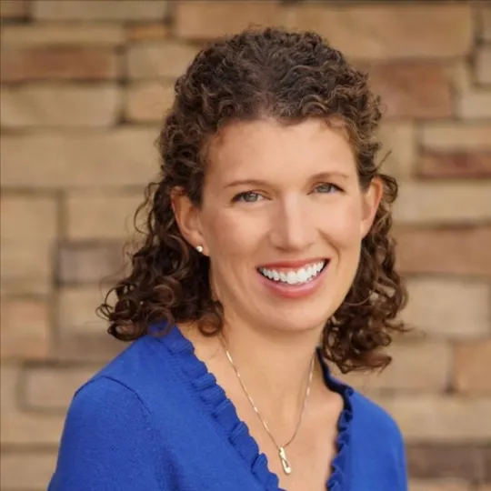 Sara Lynn, Agent in  - Compass