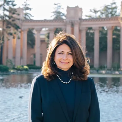 Jacqueline Mohanna, Agent in  - Compass