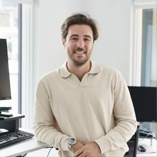 Alex Margulies, Agent in  - Compass