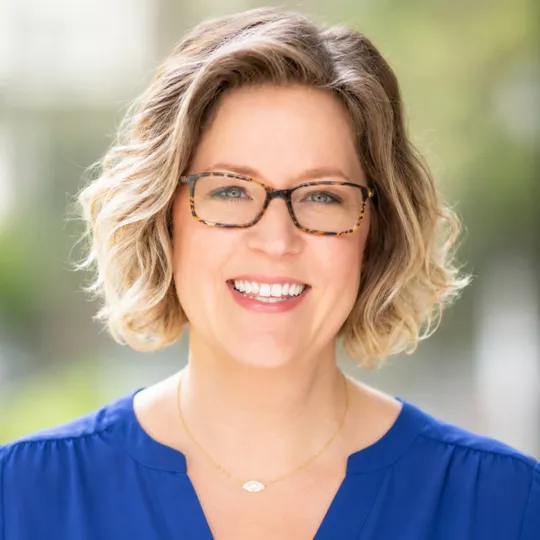Lauren King, Agent in  - Compass