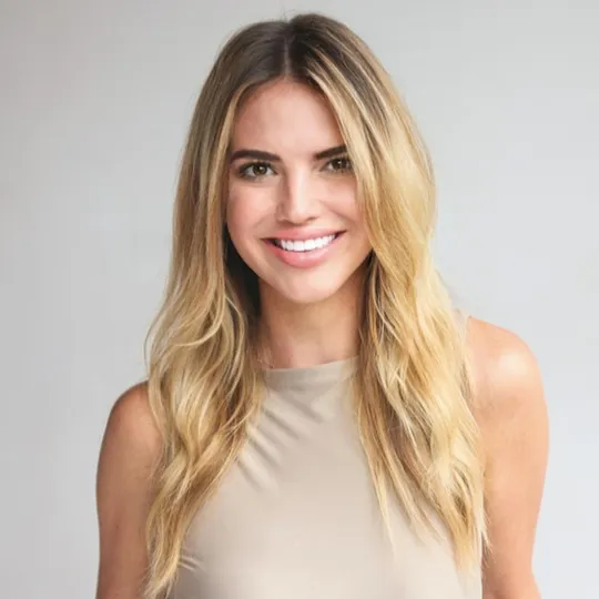 Jeannette Pawula, Agent in  - Compass