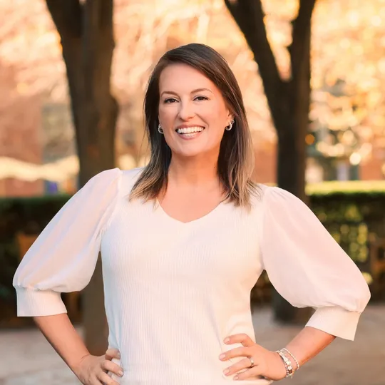 Elisa Bowens, Agent in  - Compass