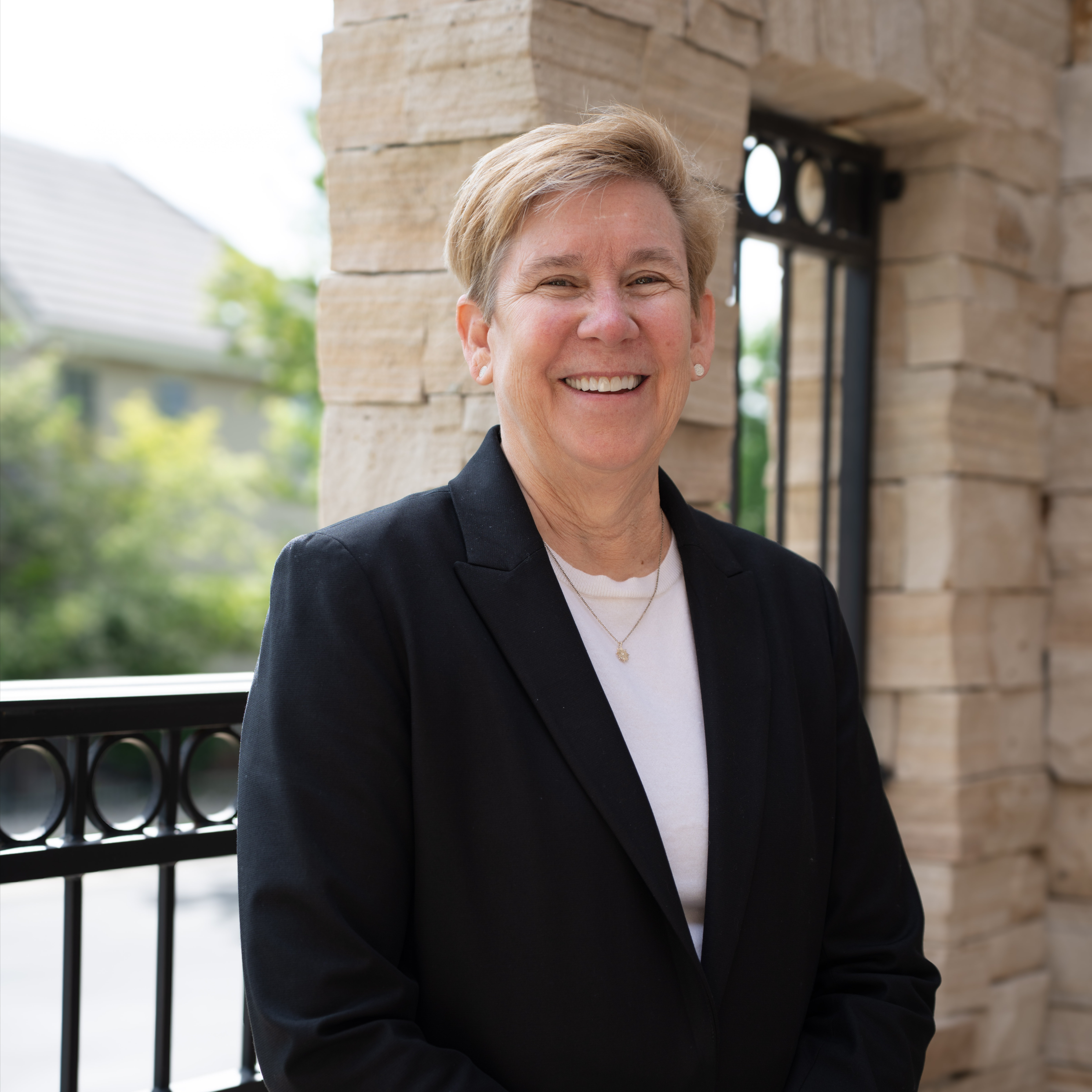 Headshot of Nancy Kraatz