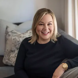 Jami Arami, Agent in  - Compass