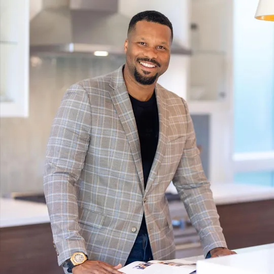 Tariq Holloway, Agent in  - Compass