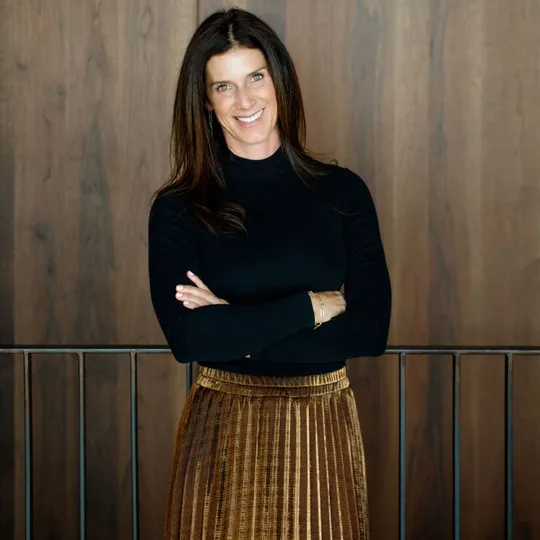 Krista Sozinho, Agent in  - Compass