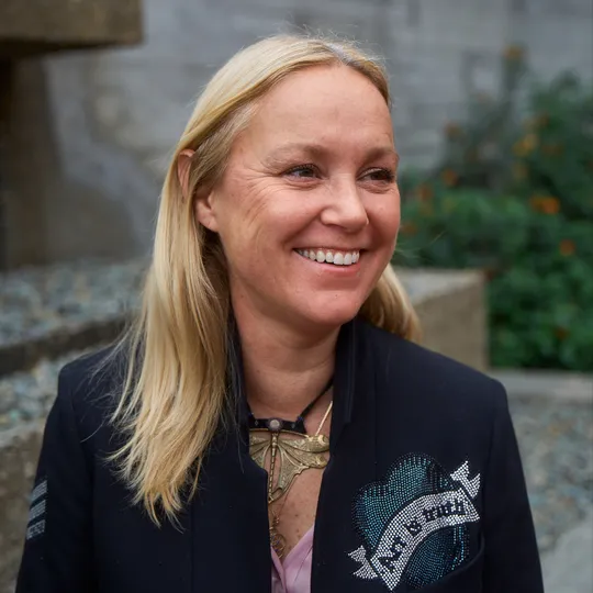 Lisa Lyons, Agent in  - Compass