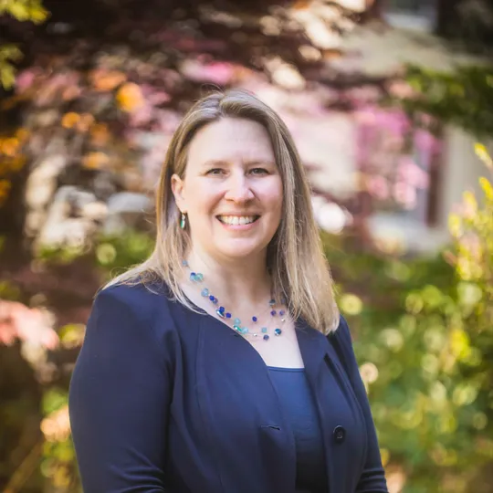 Jennifer Lewis, Agent in  - Compass