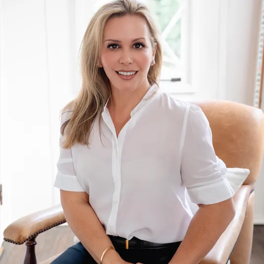 Arlene Gil, Agent in  - Compass