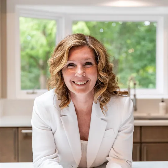 Carol Lebovic, Agent in  - Compass