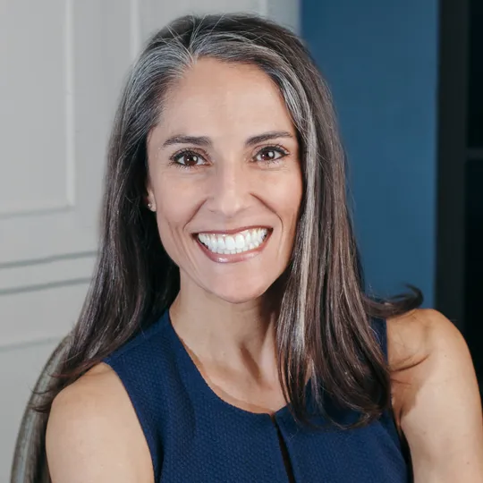 Zoee Tsighis, Agent in  - Compass