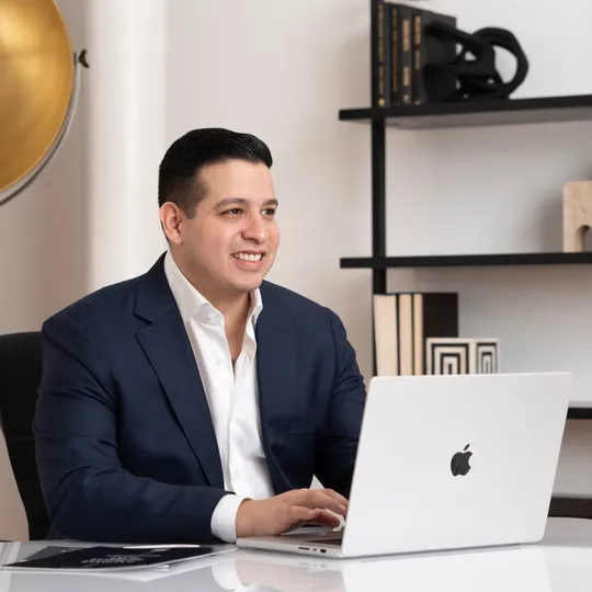 Rafael Murillo, Agent in  - Compass