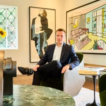 Michael Simmons, Agent in  - Compass