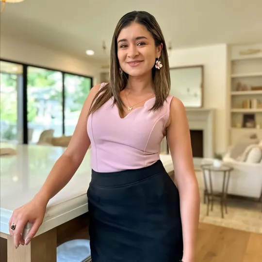 Vanessa Torchia, Agent in  - Compass