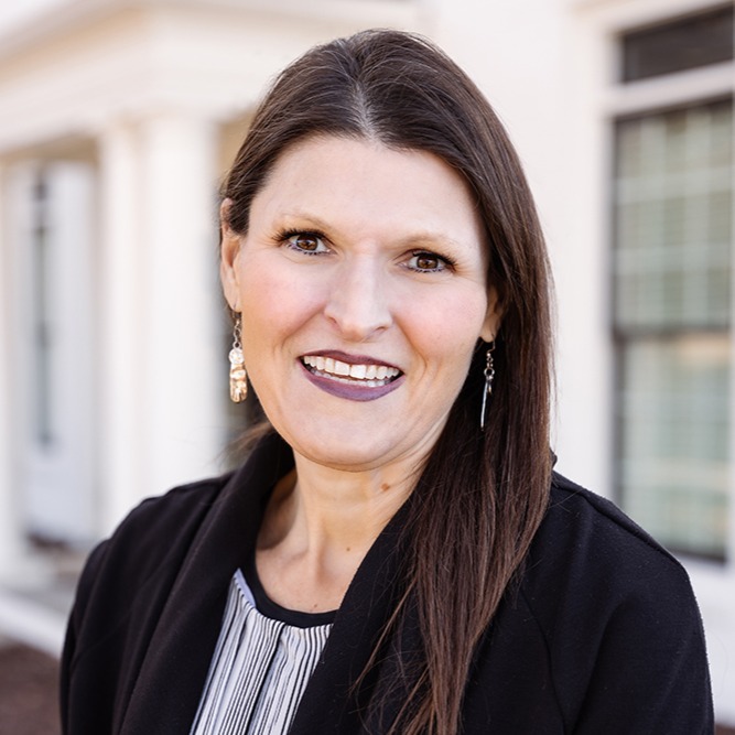 Headshot of Amy Artrip