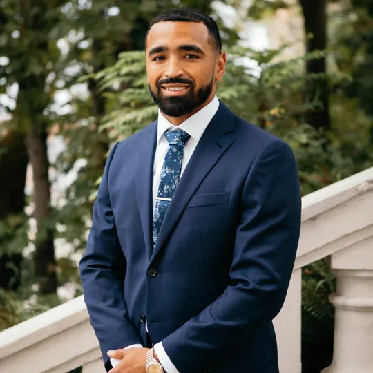 Gervon Simon, Agent in  - Compass