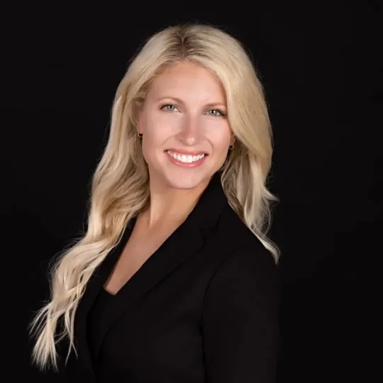 Amanda Lee, Agent in  - Compass