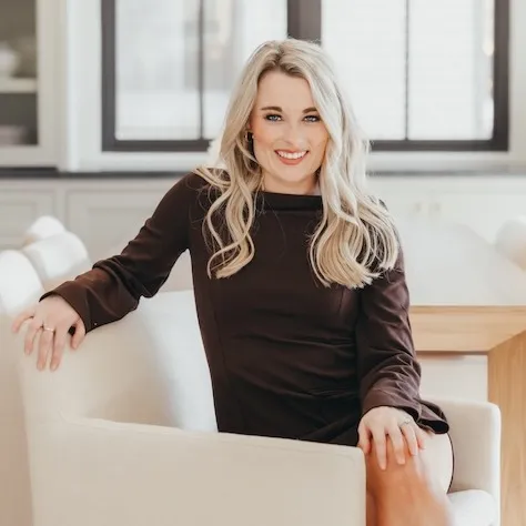 Lauren Rockwell, Agent in  - Compass