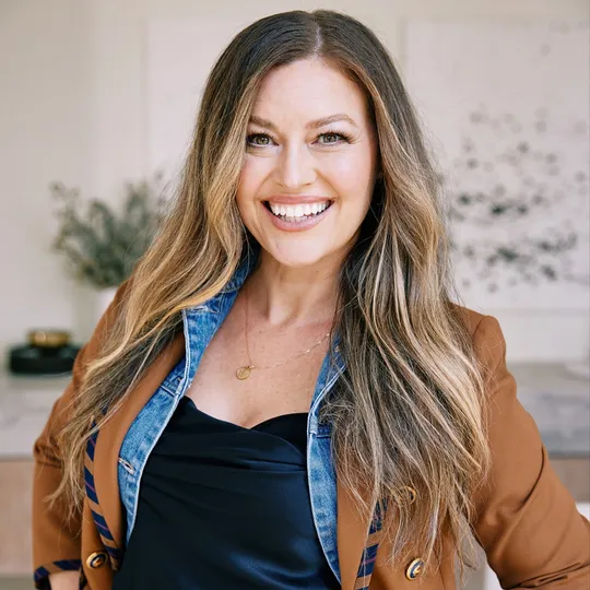 Kim Biddle, Agent in  - Compass