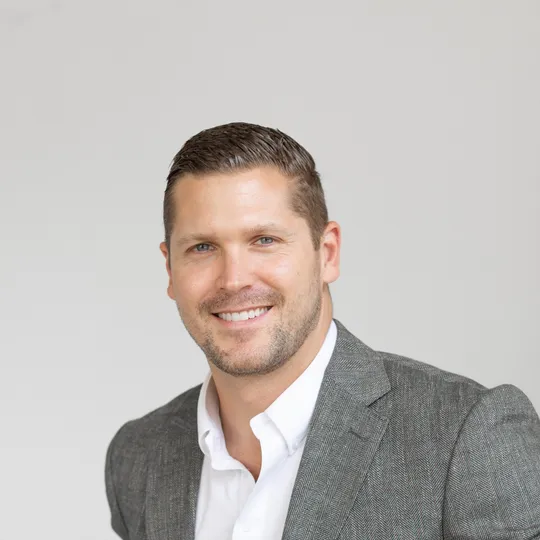 Jonathan Balog, Agent in  - Compass