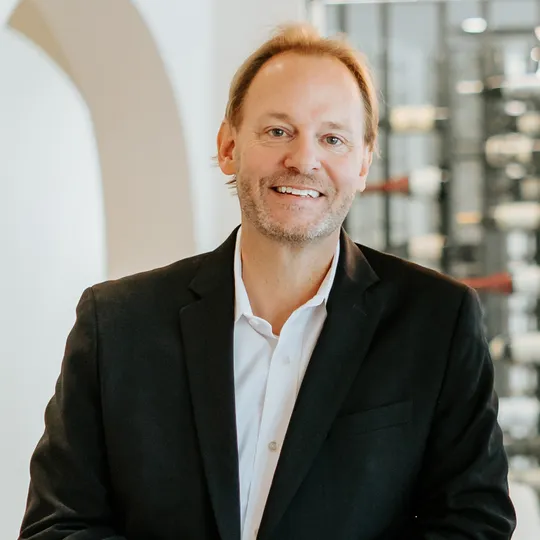 JT Monschein, Agent in  - Compass