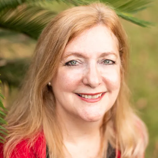 Tess Dennie, Agent in  - Compass