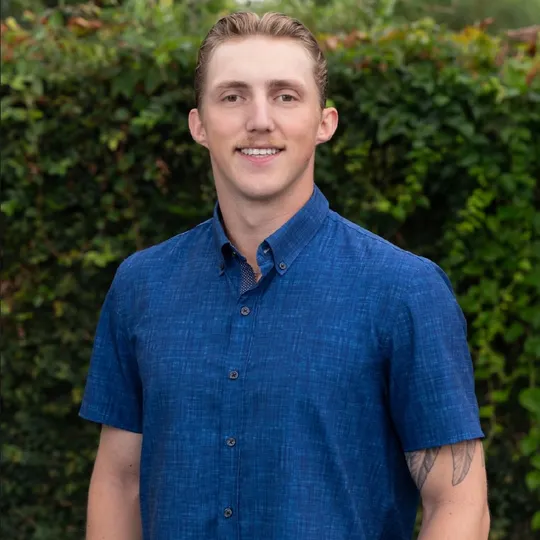 Micky Thompson, Agent in  - Compass