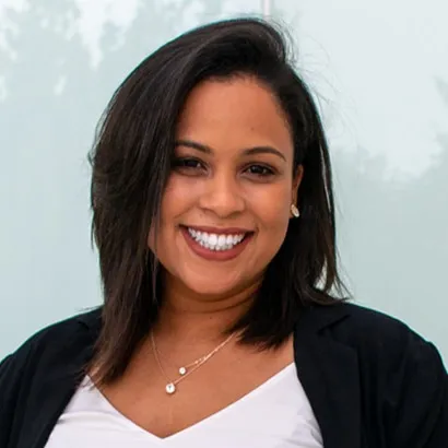Venys Almonte, Agent in  - Compass